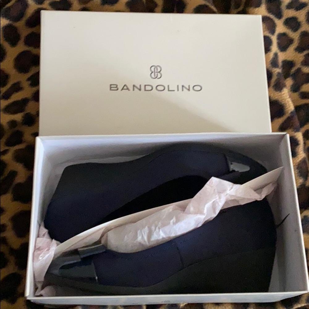 Bandolino Navy flexible wedges from Macy’s Size 10